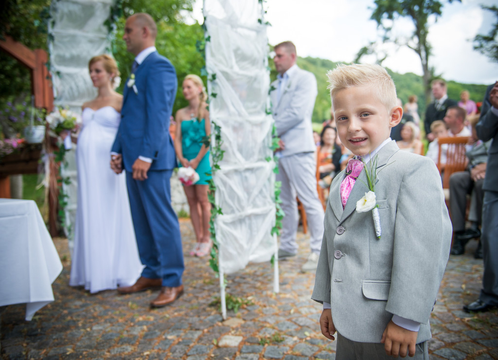 Dítě na svatebním obřadu, panství Velichov